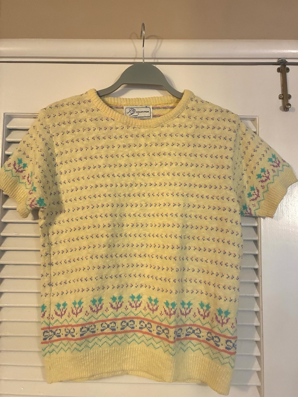 Vintage sweater tee in cotton, pale yellow with floral design